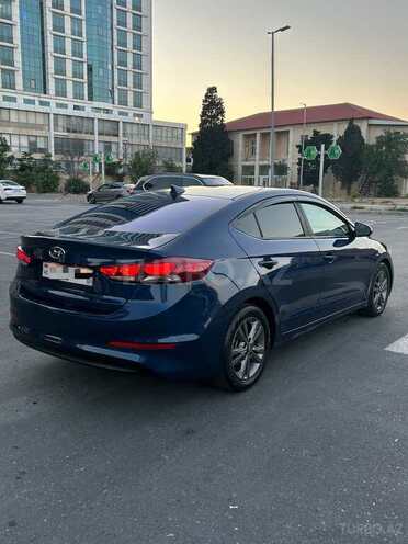 Hyundai Elantra-4