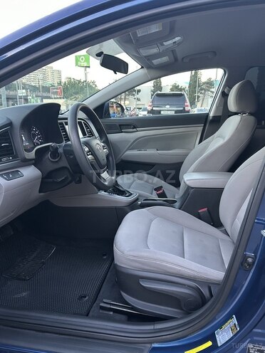 Hyundai Elantra-6