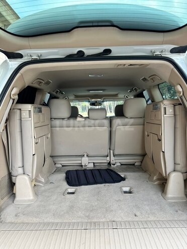 Toyota Land Cruiser-7
