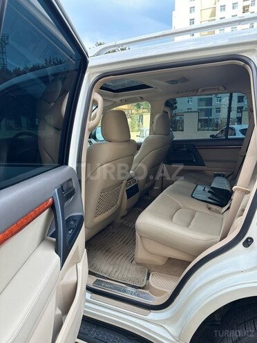 Toyota Land Cruiser-8