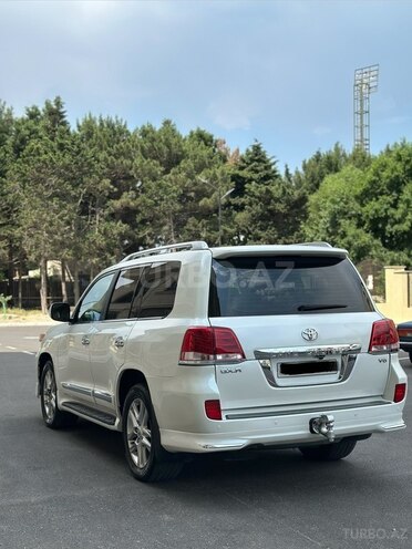 Toyota Land Cruiser-6