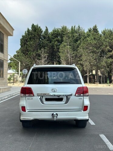 Toyota Land Cruiser-5