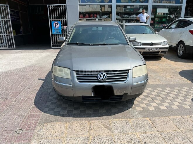 Volkswagen Passat-1