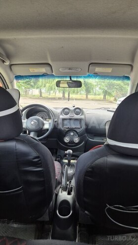 Nissan March-7