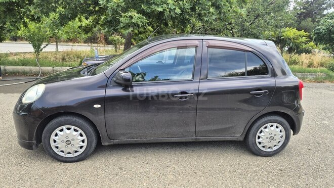 Nissan March-2