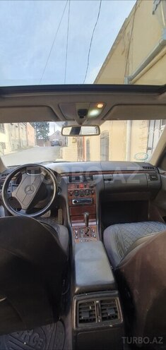 Mercedes E 290-2