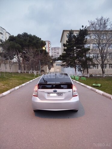 Toyota Prius-2