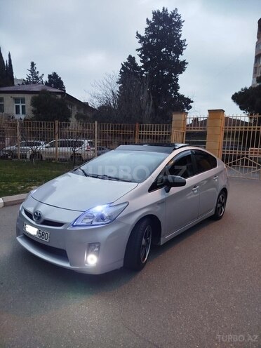 Toyota Prius-5