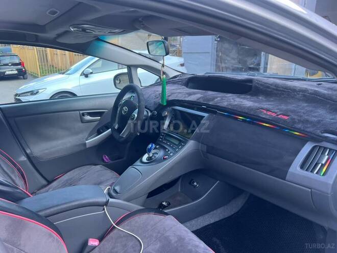 Toyota Prius-8