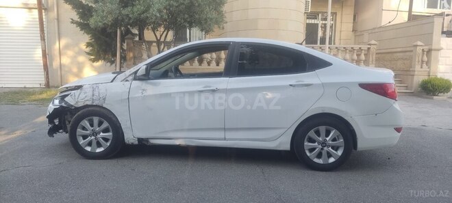 Hyundai Accent-3