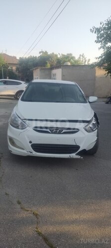Hyundai Accent-2