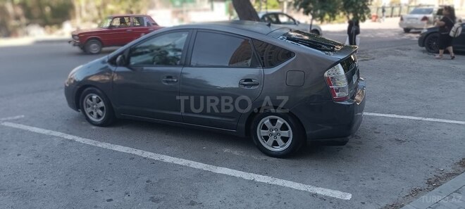 Toyota Prius-3