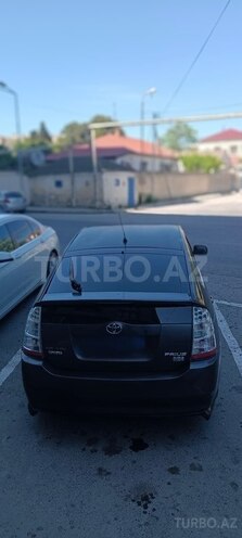 Toyota Prius-2