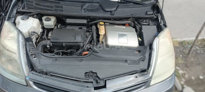 Toyota Prius-8
