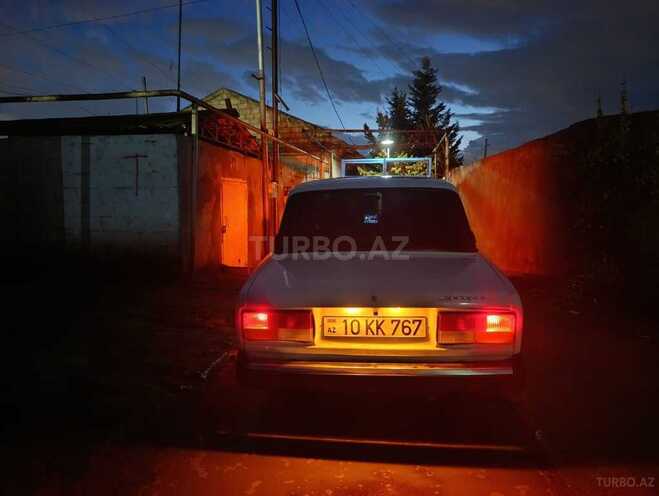 LADA (VAZ) 2107-2