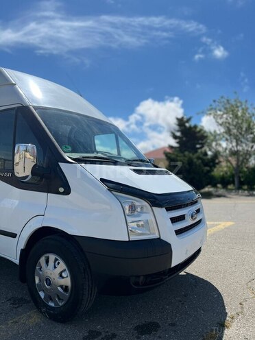 Ford Transit-4