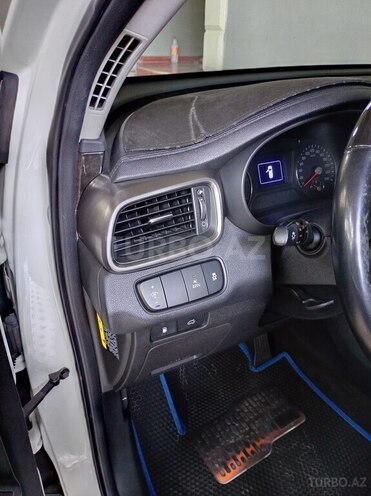 Kia Sorento-16