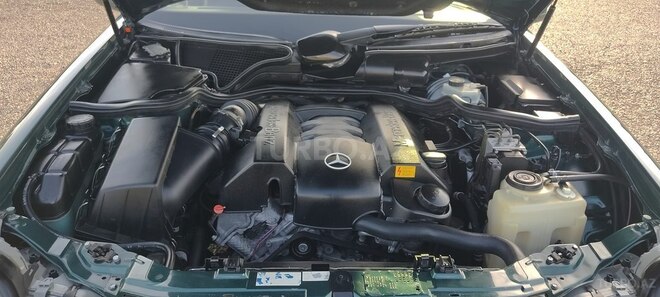 Mercedes E 240-15