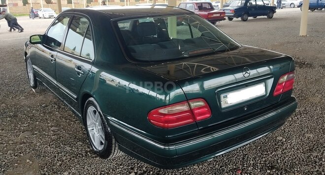 Mercedes E 240-10