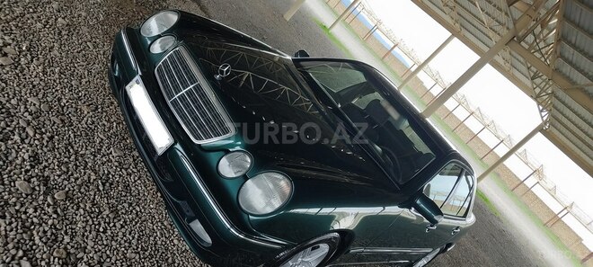 Mercedes E 240-8