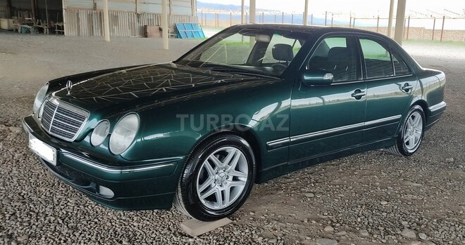 Mercedes E 240-5