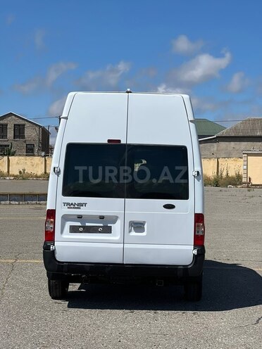 Ford Transit-7
