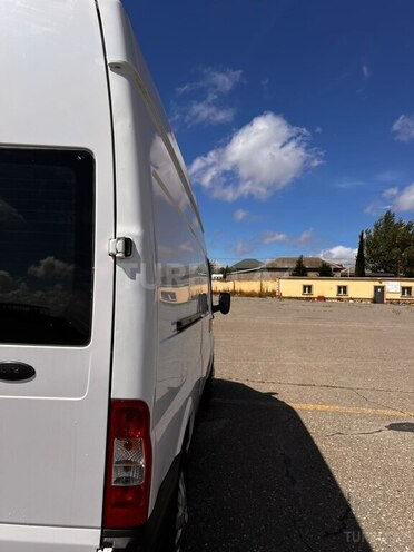 Ford Transit-12
