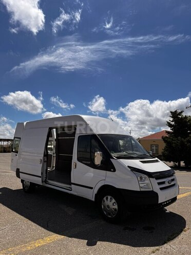 Ford Transit-14