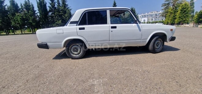LADA (VAZ) 2107-2