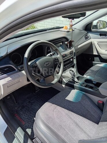 Hyundai Sonata-5