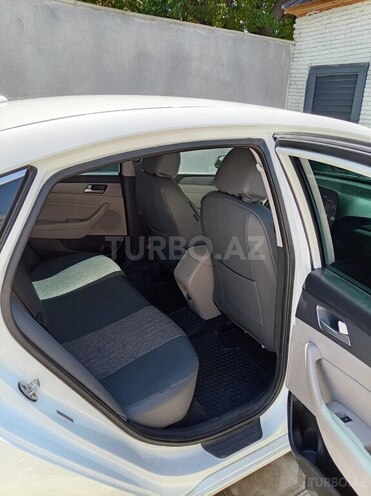 Hyundai Sonata-8