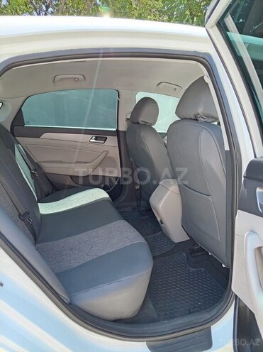 Hyundai Sonata-9