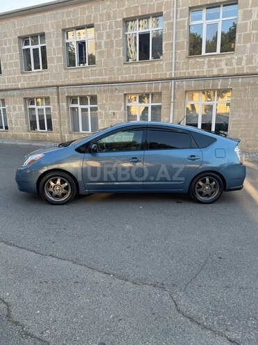Toyota Prius-8
