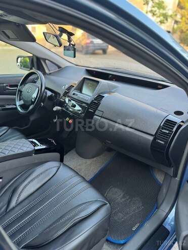 Toyota Prius-13