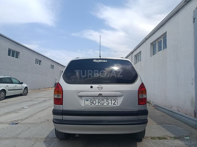 Opel Zafira-2
