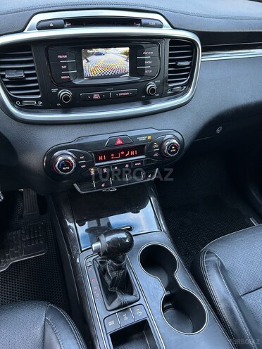 Kia Sorento-12