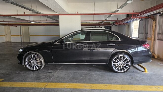Mercedes E 300 e 4MATIC-3