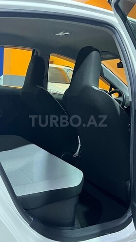 Toyota Aqua-17
