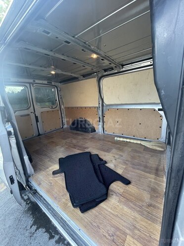 Ford Transit-8