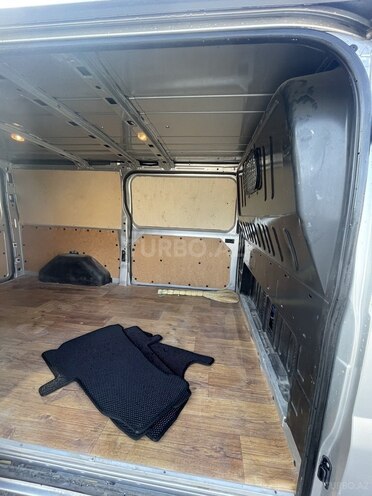 Ford Transit-9