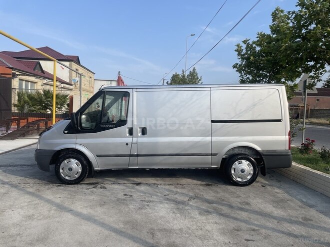 Ford Transit-2