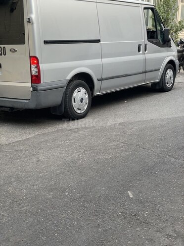 Ford Transit-14