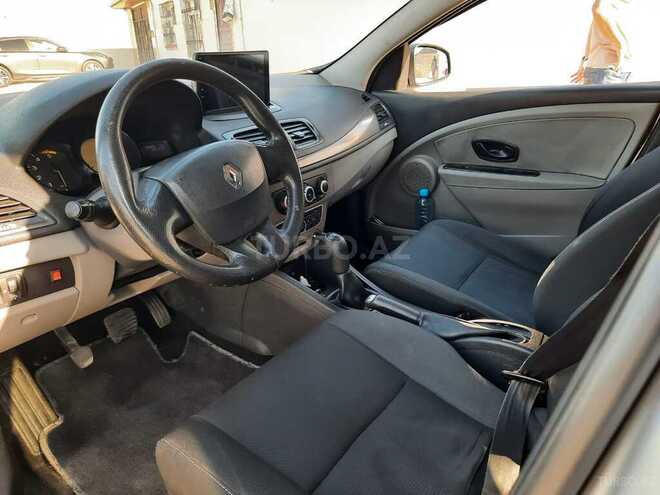 Renault Megane-6