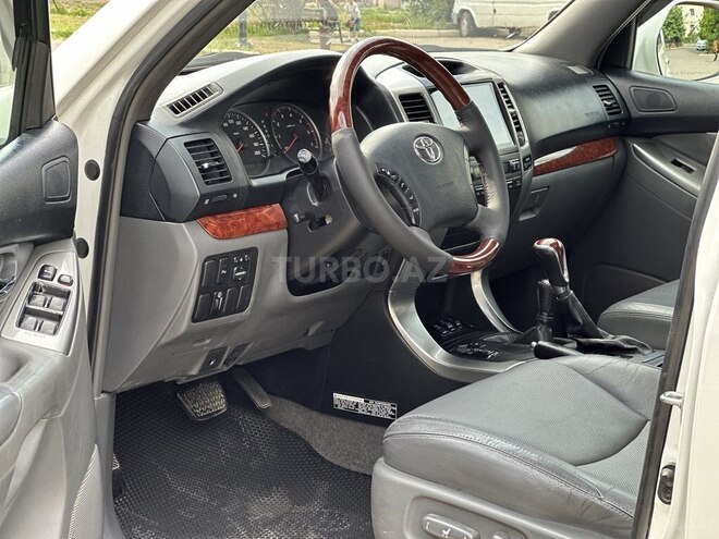 Toyota Land Cruiser Prado-9