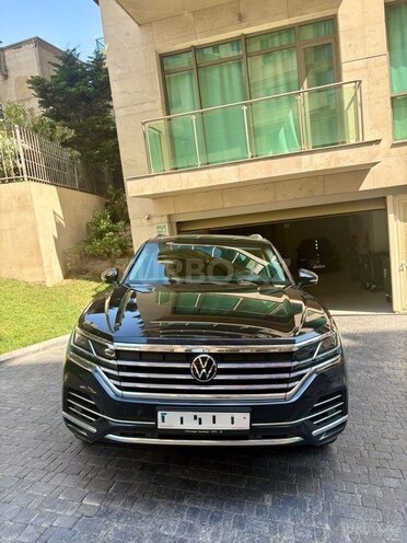 Volkswagen Touareg-1