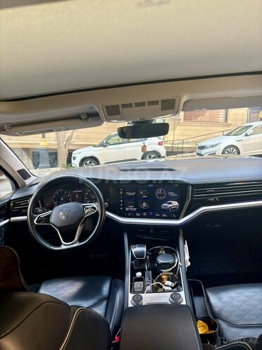 Volkswagen Touareg-3