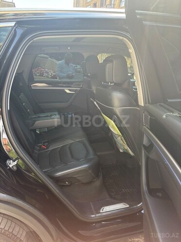 Volkswagen Touareg-4