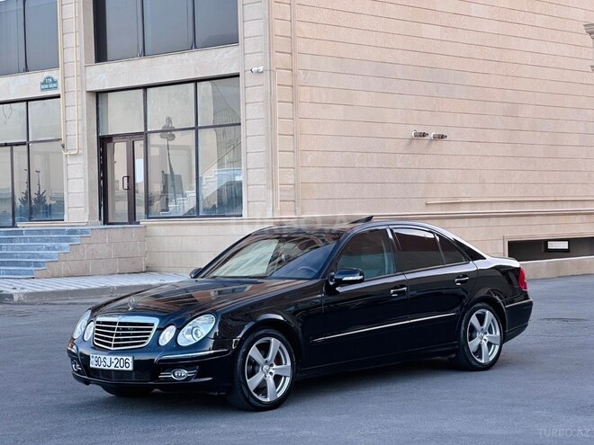 Mercedes E 220-27