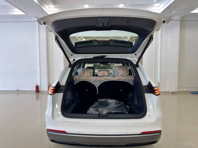 Geely Galaxy Starship 7-27
