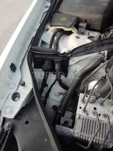 Mercedes E 220-11